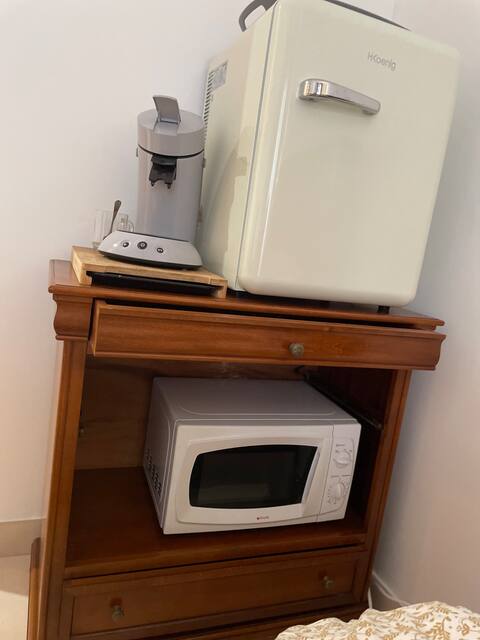 Top Airbnb: Aircon self-contained en-suite 10 min from Center in Perpignan