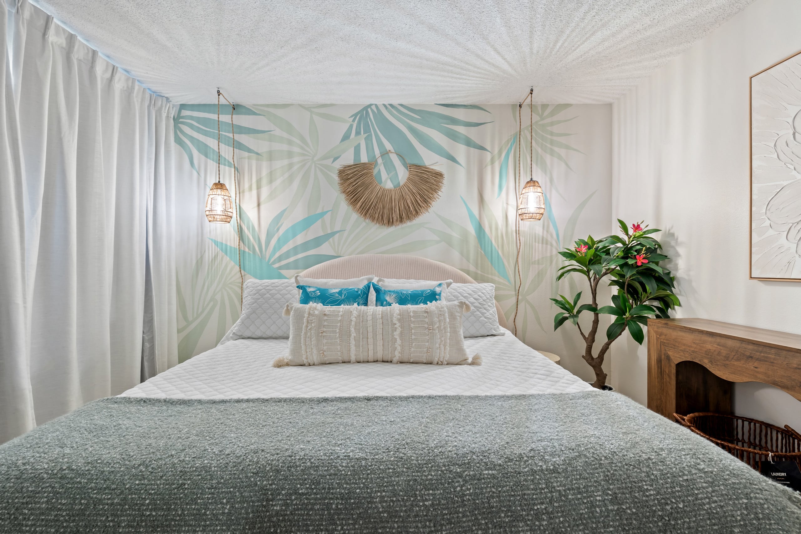 Aloha Love: Ocean View • AC • Beach & Food Nearby - Image 2