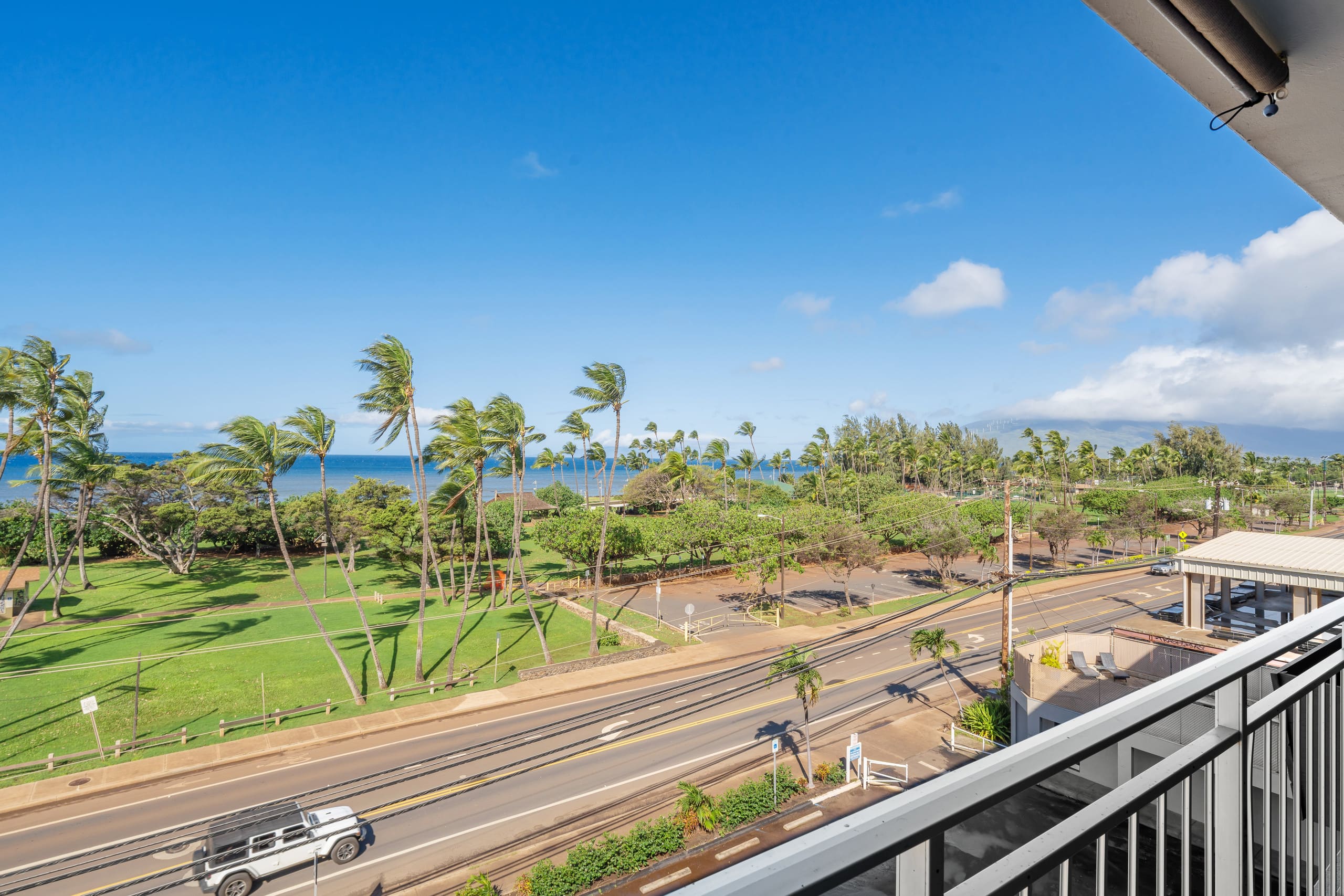 Aloha Love: Ocean View • AC • Beach & Food Nearby - Image 67