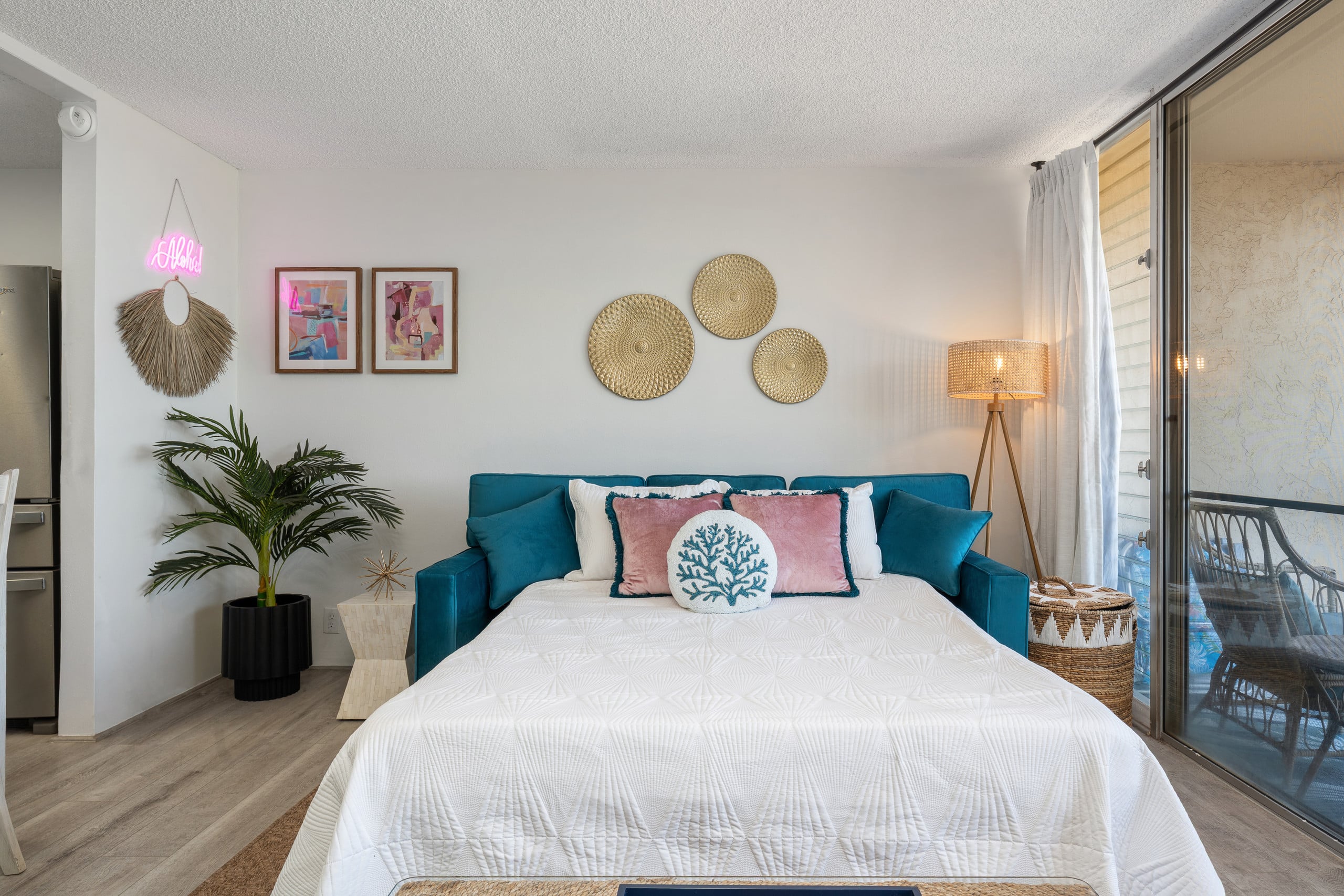 Aloha Love: Ocean View • AC • Beach & Food Nearby - Image 13