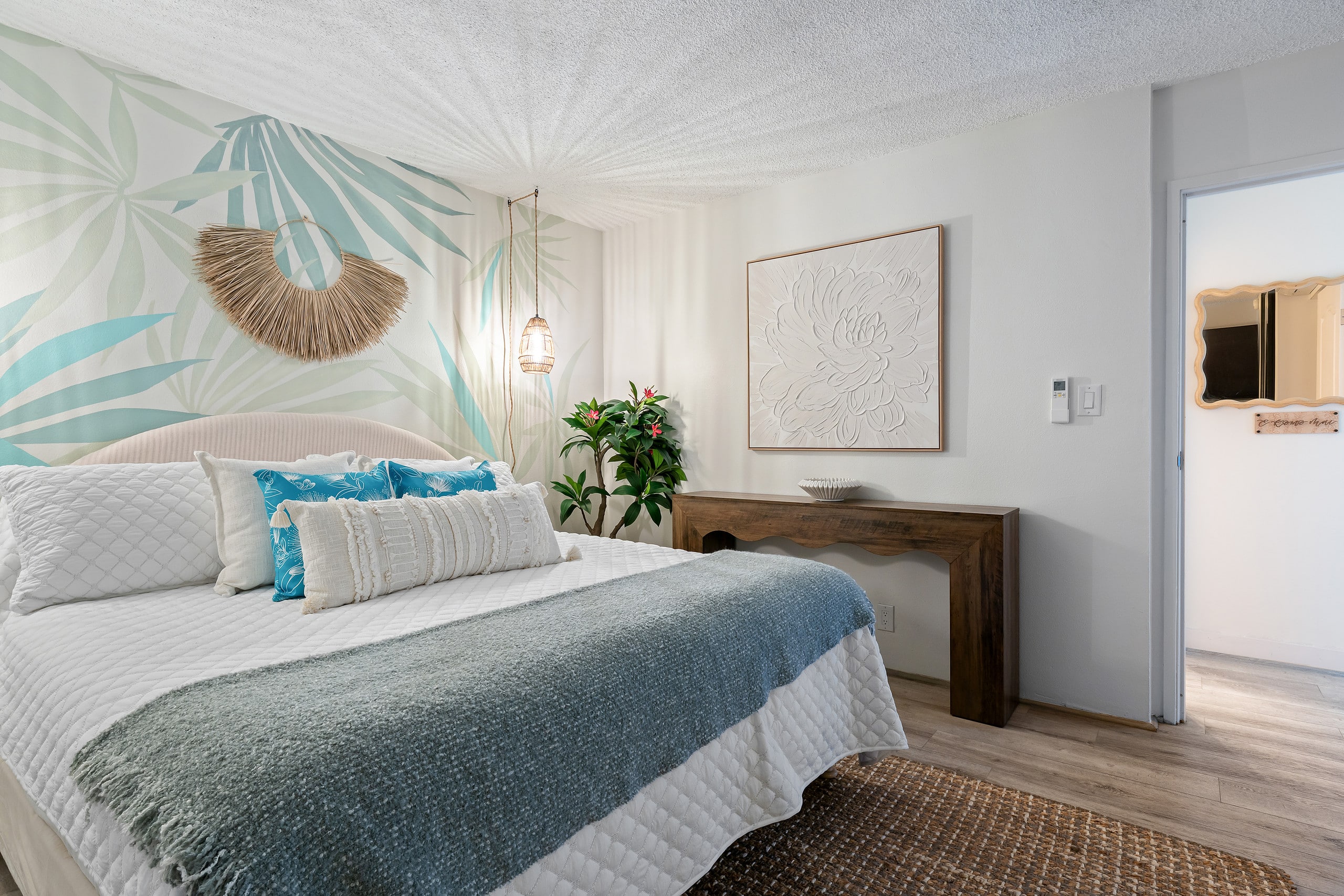 Aloha Love: Ocean View • AC • Beach & Food Nearby - Image 49