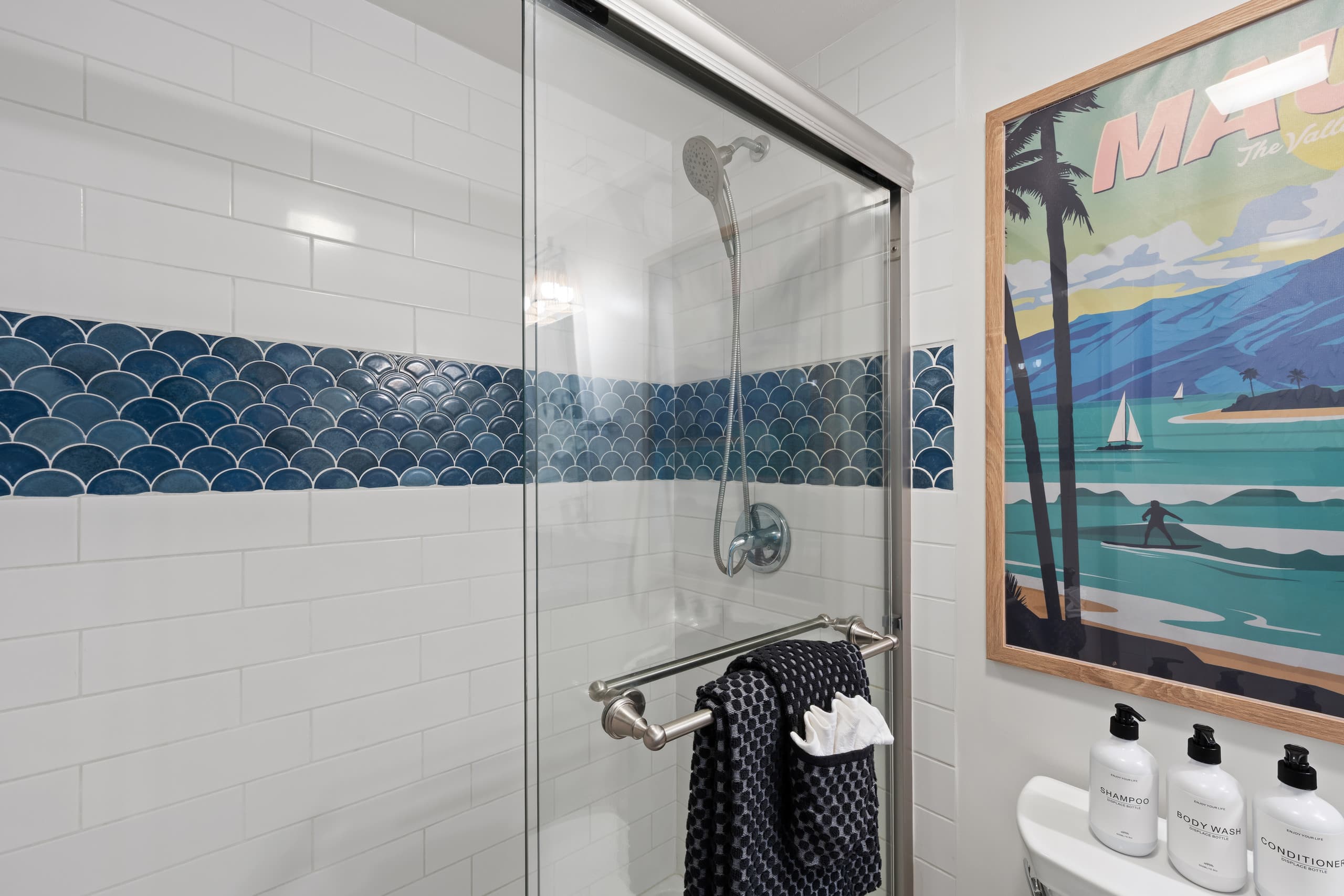 Aloha Love: Ocean View • AC • Beach & Food Nearby - Image 54