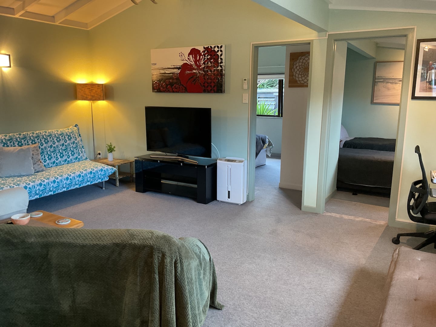 2 Bedroom Spacious, Cosy, Warm, Light & Airy Flat 5