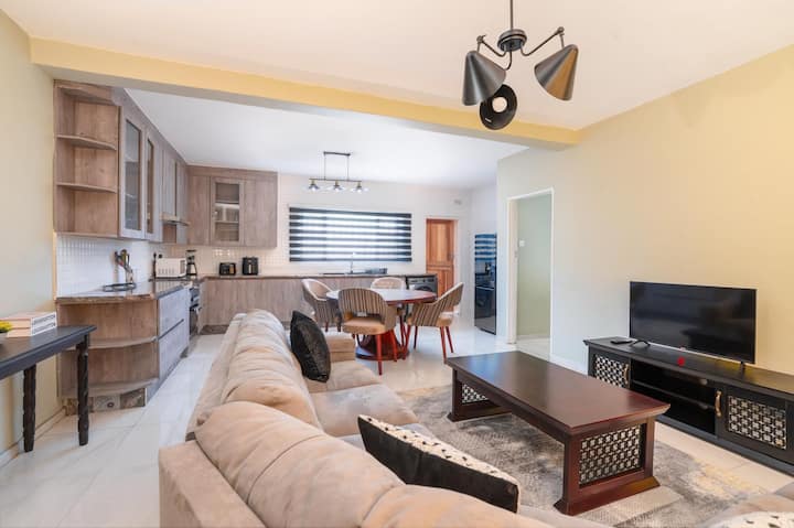 Stylish Harare 2br Apartment | Fast Wi-fi & Solar - Harare