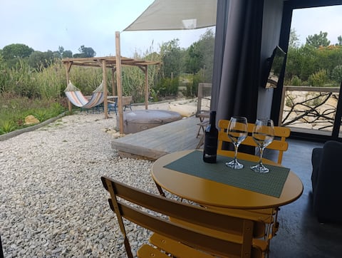 Airbnb em destaque: PoucoPico seaview, lake, nature em Sesimbra (Castelo)