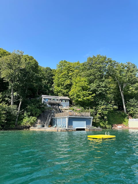 5 BR w/ Boathouse on Skaneateles Lake