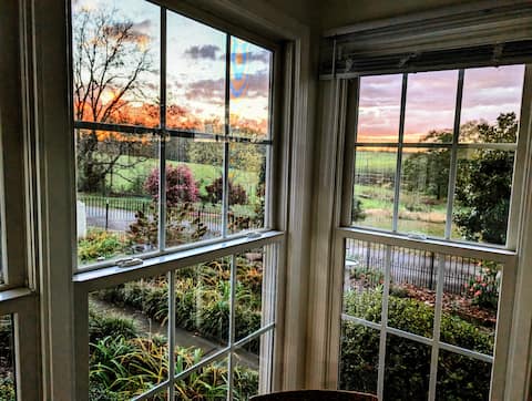 5 BR~Enjoy the Winter Sunrm/Farm+King/FirePt/Piano