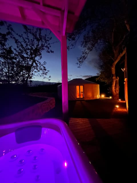 Yourte, container et spa