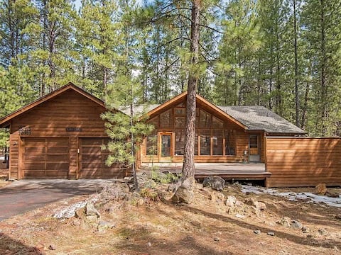 Spacious Black Butte Home! Steeple Bush Basecamp
