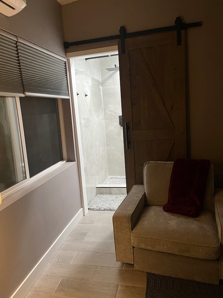 Guest Quarters W/bathroom - Los Ángeles, CA