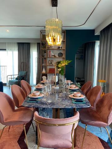 Penthouse Best Location w Train gallery image 3