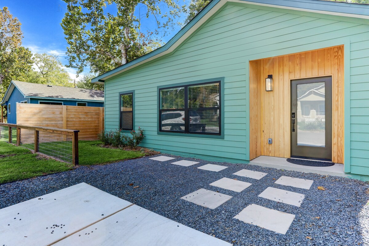Quiet, Charming, Central to Domain & UT/Downtown