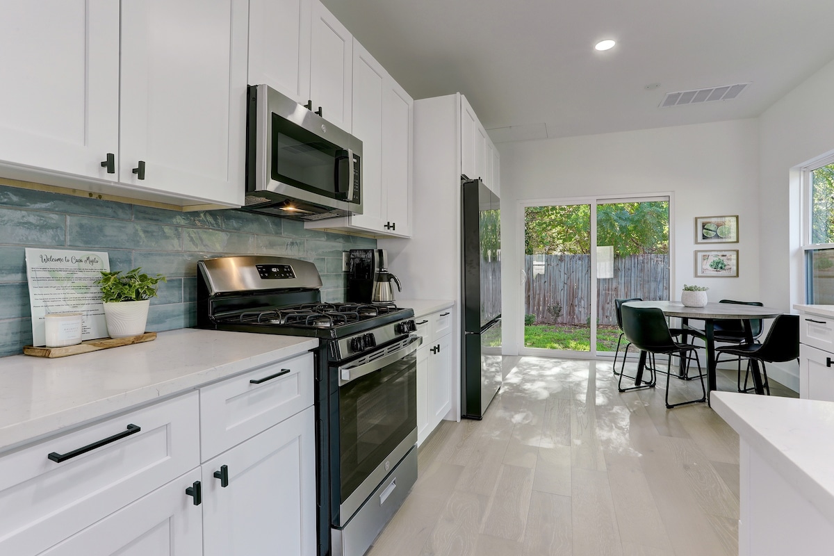 Quiet, Charming, Central to Domain & UT/Downtown