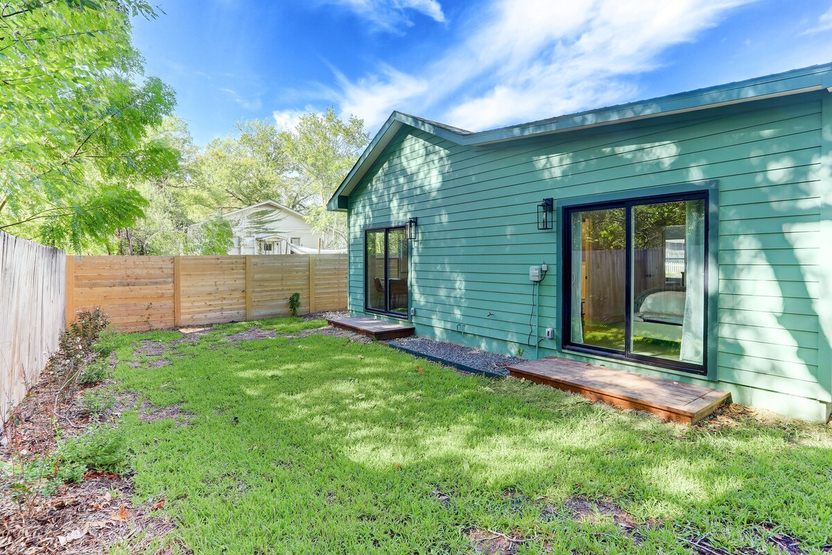 Quiet, Charming, Central to Domain & UT/Downtown
