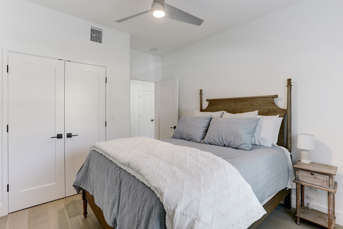 Quiet, Charming, Central to Domain & UT/Downtown