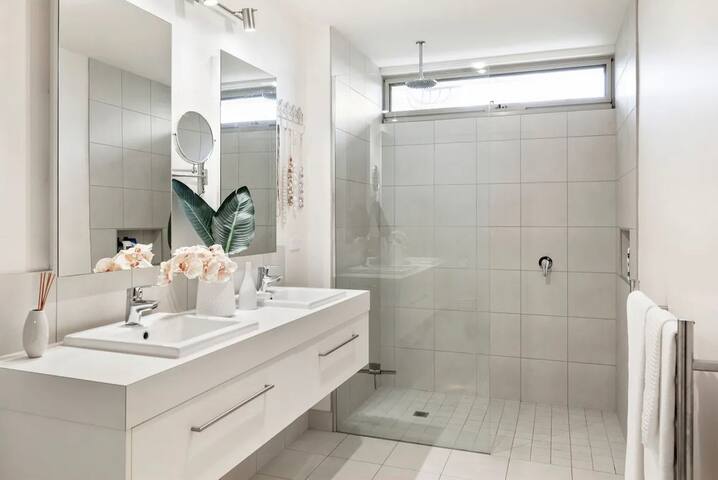 The Beach House gallery image 5