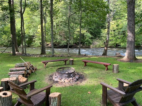Riverfront Hot Tub in Damascus VA