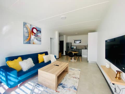 Cosy, classy and spacious Haven. Guest Favorite.