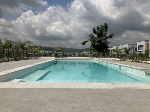 Family-Friendly Accra Oasis: Pool + Lush Garden