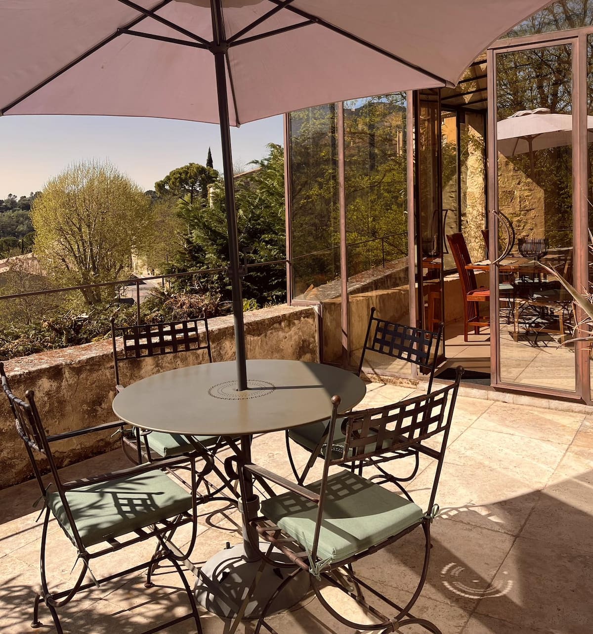 Terrasse panoramique avec vue Luberon