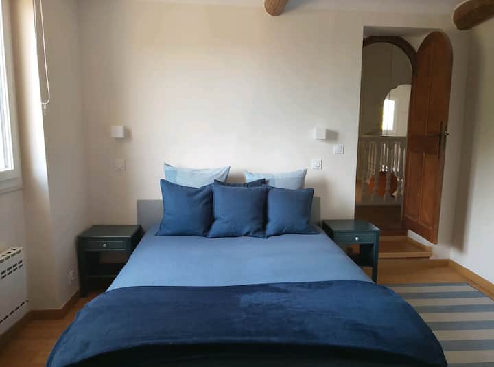 Dhomë me pamje nga deti