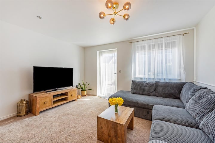Lovely 2 Bedroom Home - Andover
