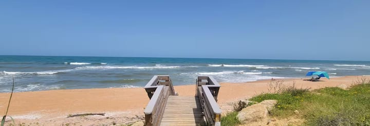 Stunning Art Studio At The Beach W Fenced Yard! - Ormond Beach, FL