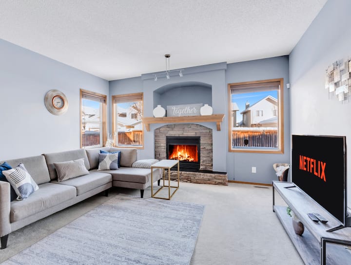 Cranston City And Rockies Escape | 3br Retreat - Calgary
