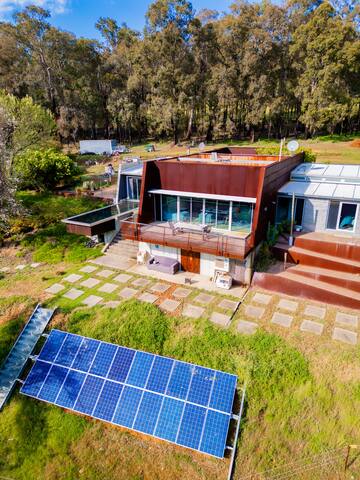 Artful country escape with a Floating Pool!
