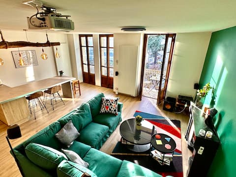 Le Central : Spacious duplex facing Aix casino