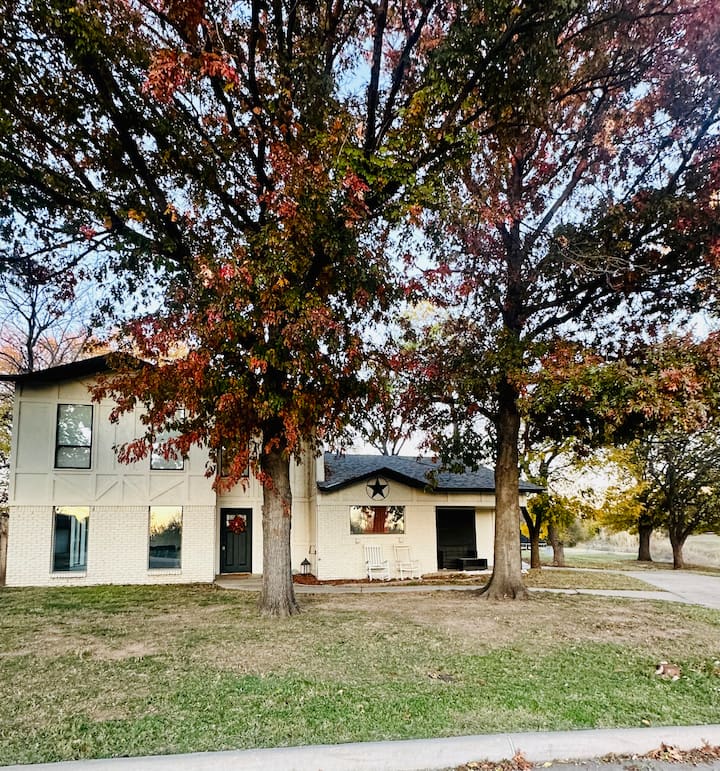 The House of Serenity Close to Fort Sill & Casino Houses for Rent in