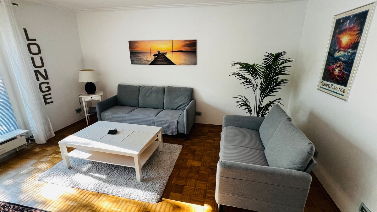 Popular Airbnb listing: 3 Zimmer | 101m² | U-Bahn | Messe | Rhein in Düsseldorf