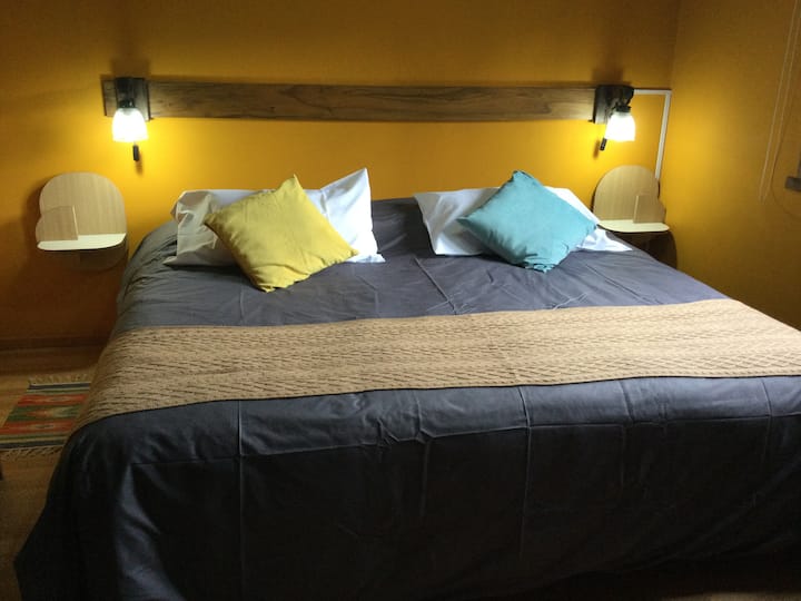 Cama extra extra grande