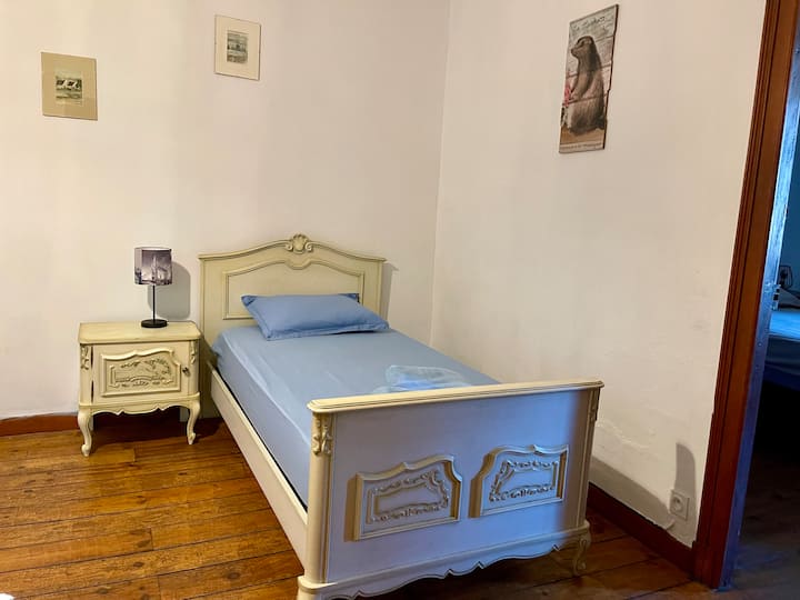 საძინებელი 1