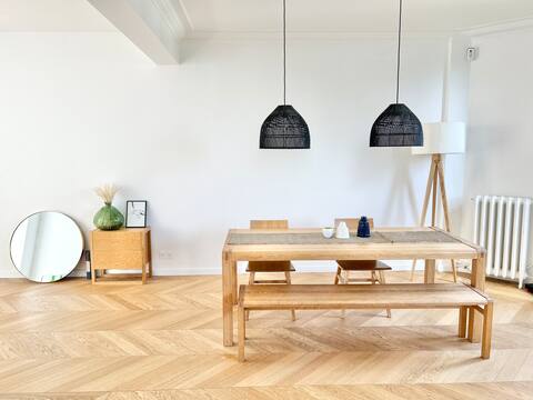 Family home with Eiffel Tower view