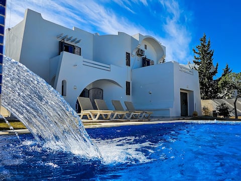 Villa Nesrine with private pool, not overlooked
