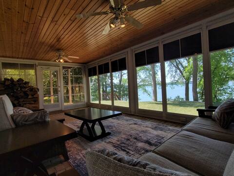 Breathtaking 3-14 Quiet Lakehome