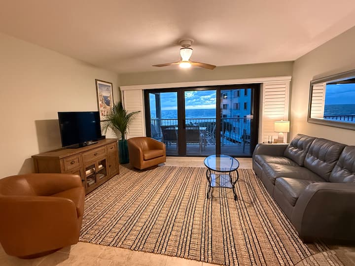 Beachfront! 3rd Floor Corner Unit > Sunrise Sunset - Stuart Beach, Stuart