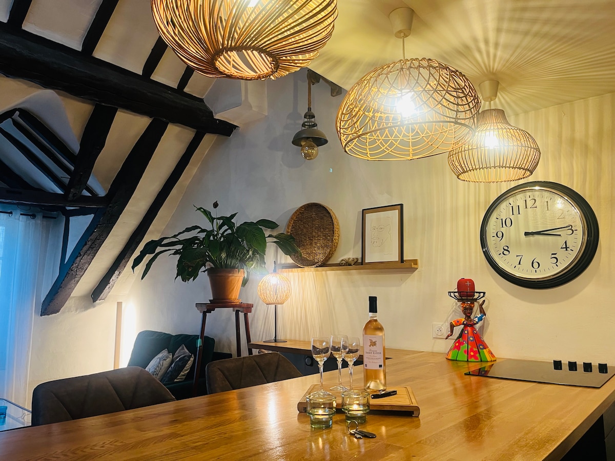 Successful Airbnb property: Marais Dayuse – Create, Work, or Relax in Paris 3e Arrondissement