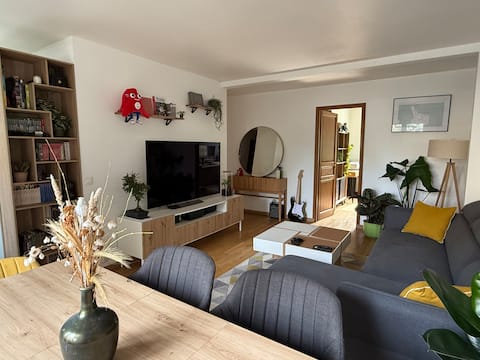 F3, close to the docks and the train station