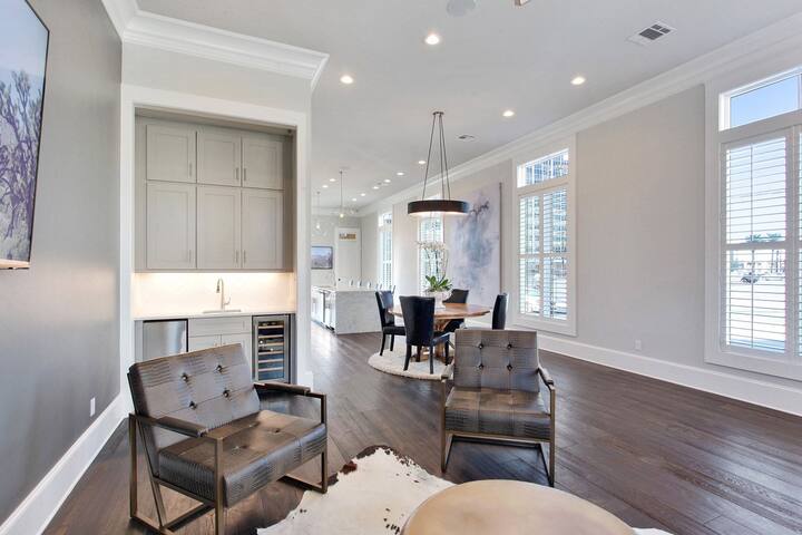 Luxury Single-family Home In Downtown gallery image 3