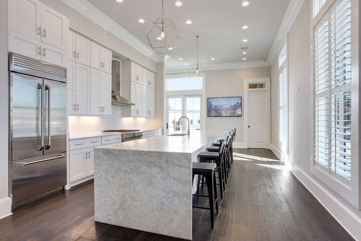 Luxury Single-family Home In Downtown gallery image 5