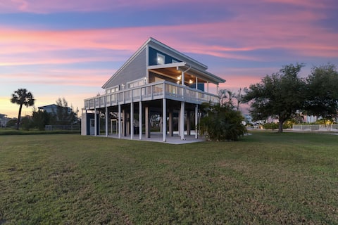 Canal Front- 2BR Flip Flops Forever