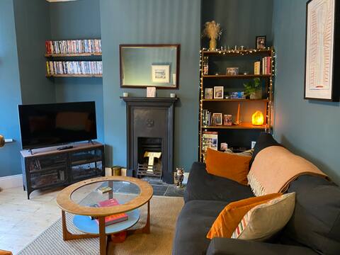 Popular Airbnb listing: Newly Renovated 2 Bed Home on Windmill Hill in Windmill Hill