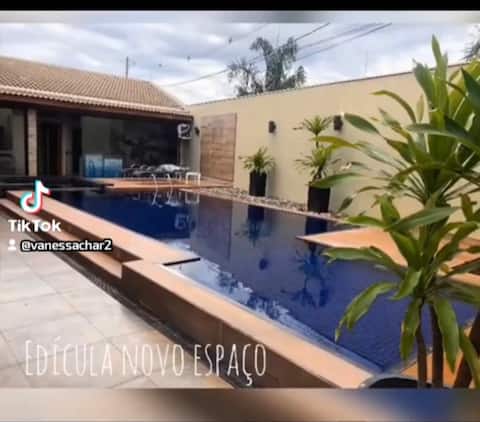 small house or inn or house