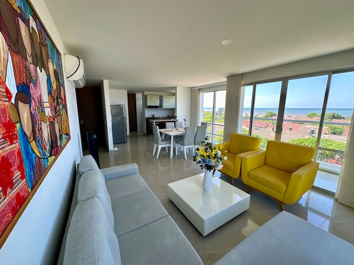 Exceptional apartment with pool steps from the sea