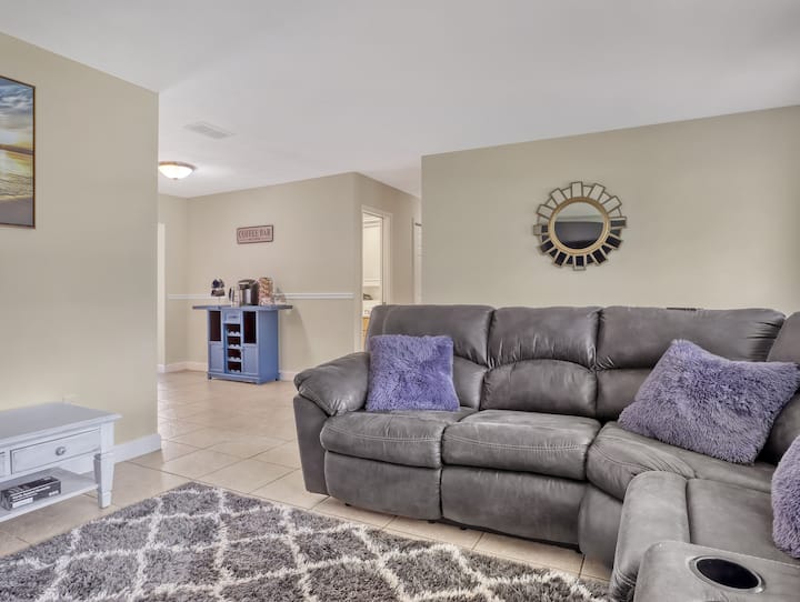 Cozy Oasis W/ Heated Pool 81~14 Min To The Beach! - Brevard County, FL