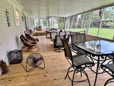 Large Waterfront home W/dock