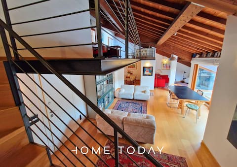 HT® - Artist's house in Piazza delle Erbe