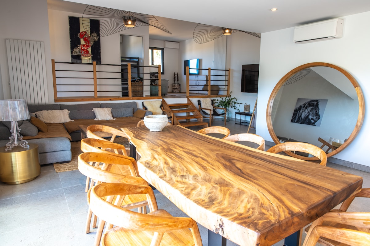 Beliebte Airbnb-Anzeige: Luxury villa, between sea and mountain, pool in Albitreccia